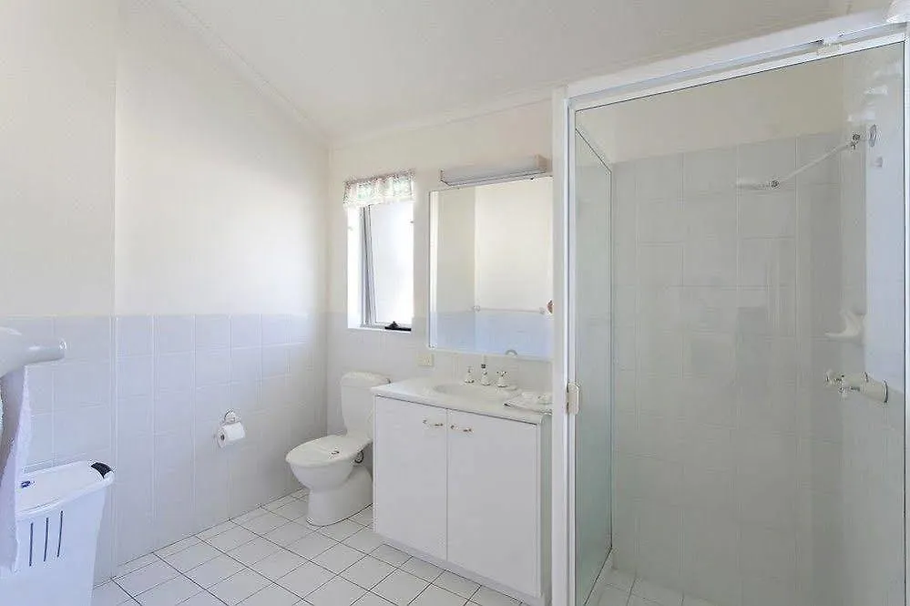 Aqua Promenade Beachfront Apartments Sunshine Coast 4*,  Australia