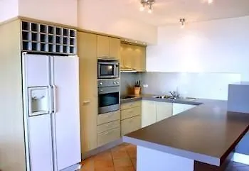 **** Szálloda Aqua Promenade Beachfront Apartments Sunshine Coast Ausztrália