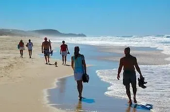 Aqua Promenade Beachfront Apartments Sunshine Coast